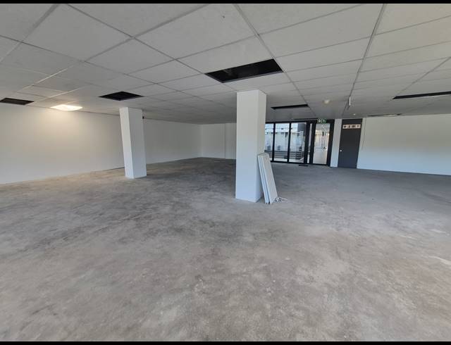 877M² OFFICE TO LET IN WOODMEAD